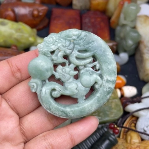 蛇纹石玉未镶嵌颈饰103