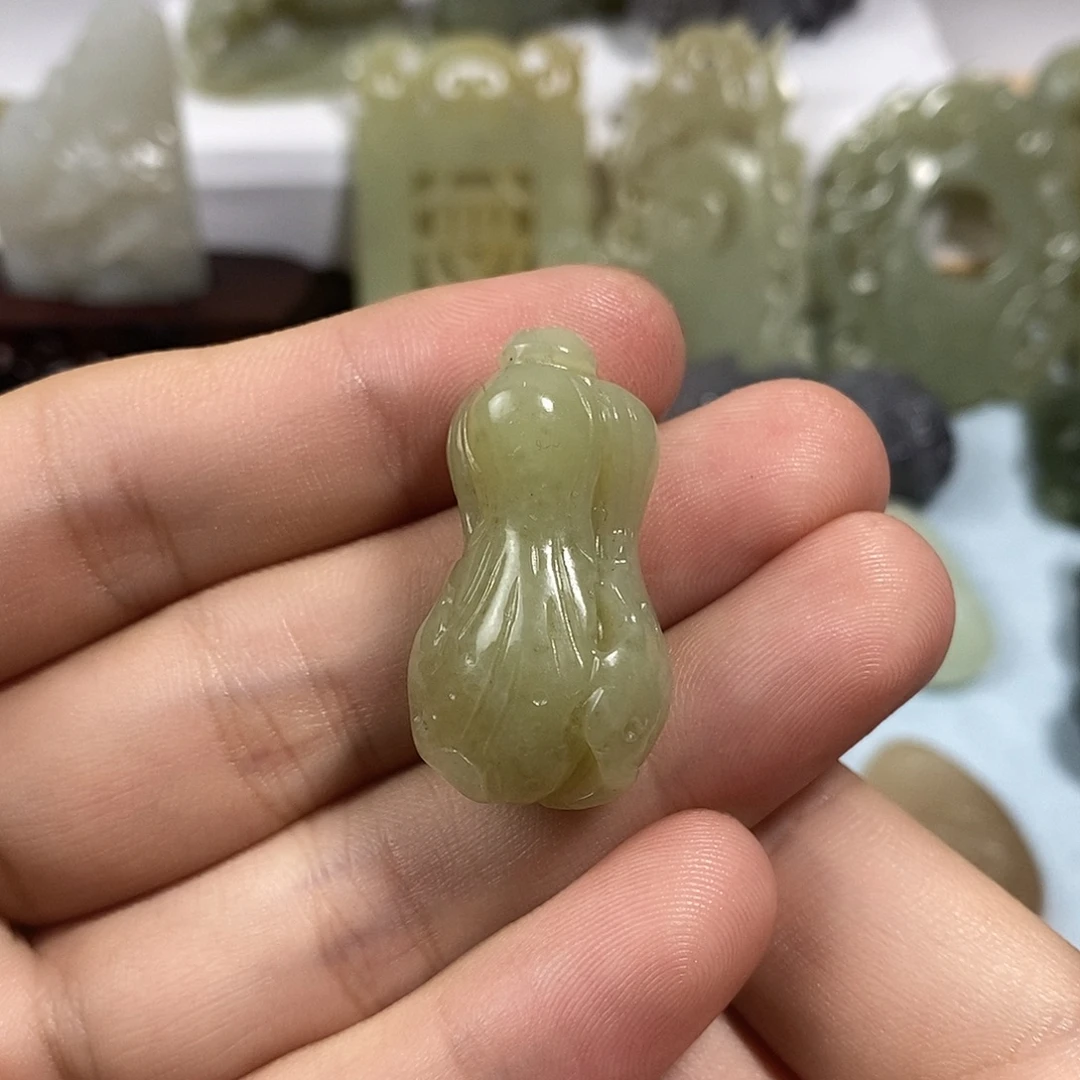 和田玉未镶嵌挂件