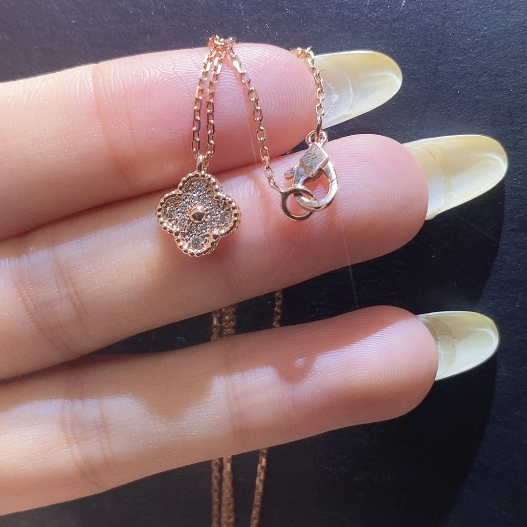 18K金镶嵌颈饰钻石小号四叶草项链k玫（3.4g）