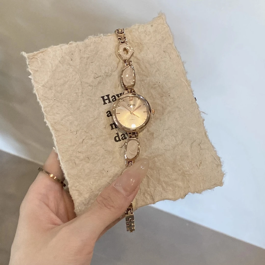 精致简约女士手表女手链式女款轻奢小众新款高级感不规则链条表