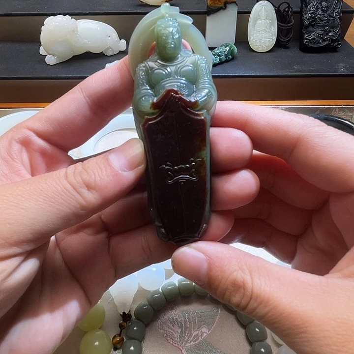 颈饰未镶嵌和田玉