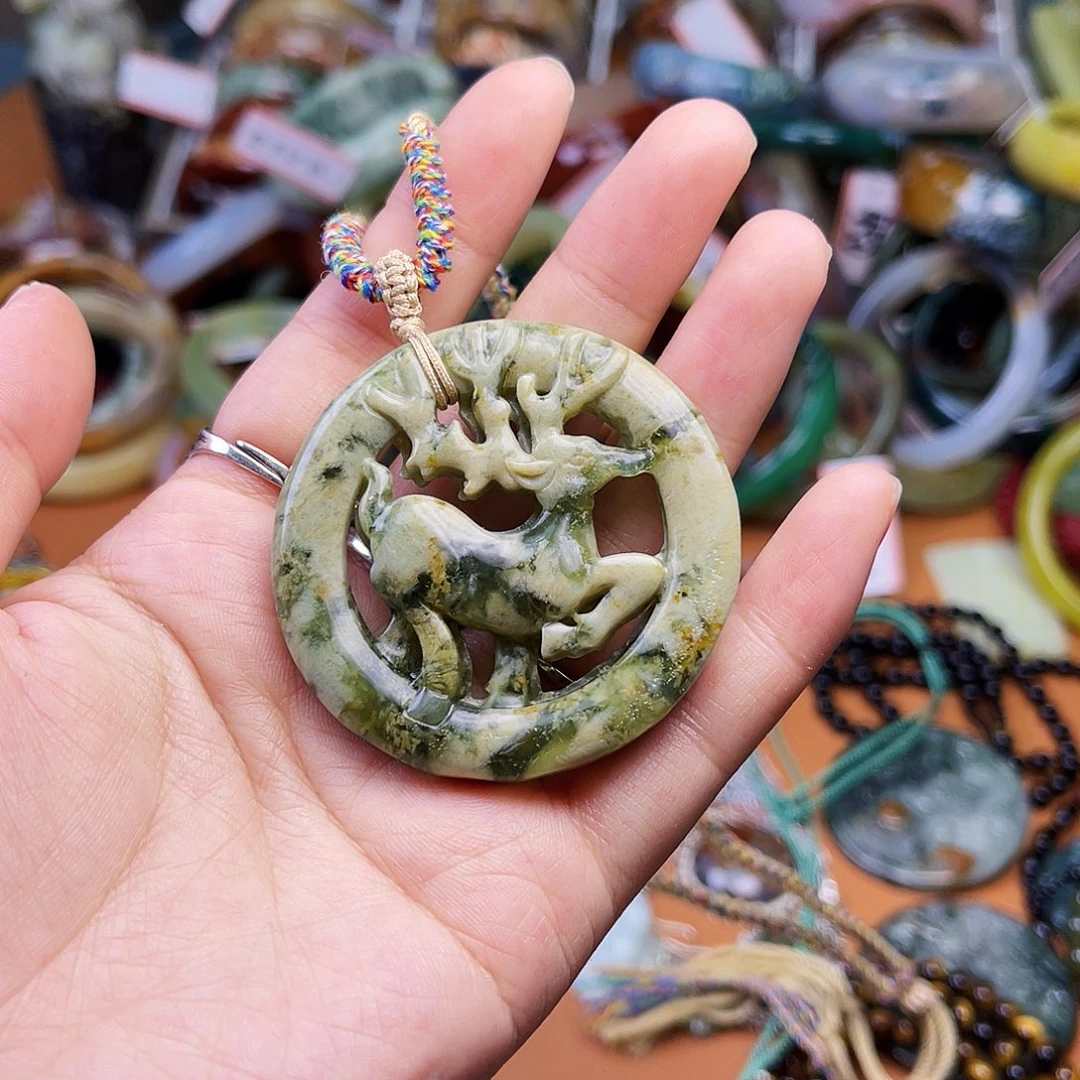 蛇纹石玉颈饰未镶嵌