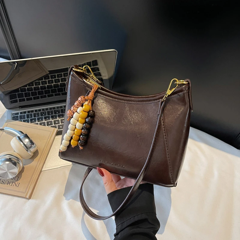 全皮轻奢复古休闲风斜挎包包包简约时尚百搭小包包单肩