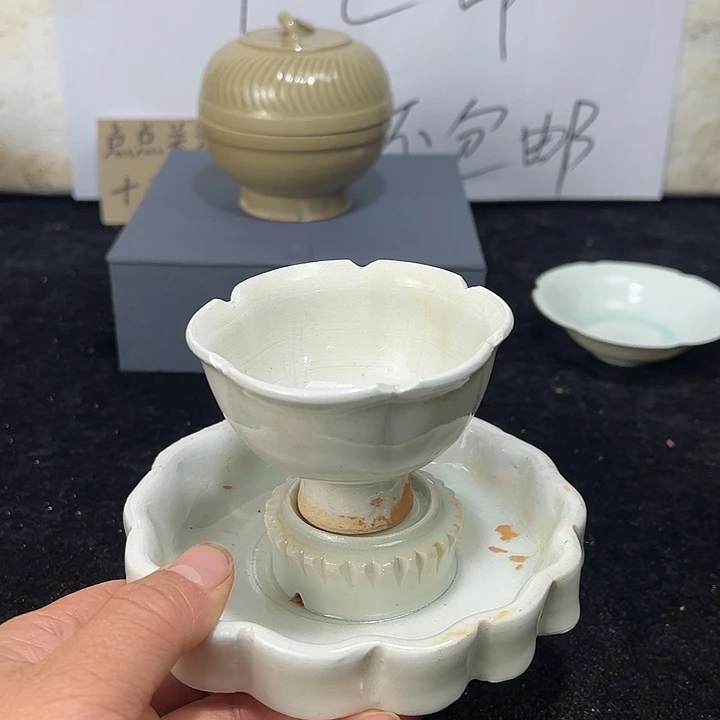 其他陶青白瓷飘带盏一套