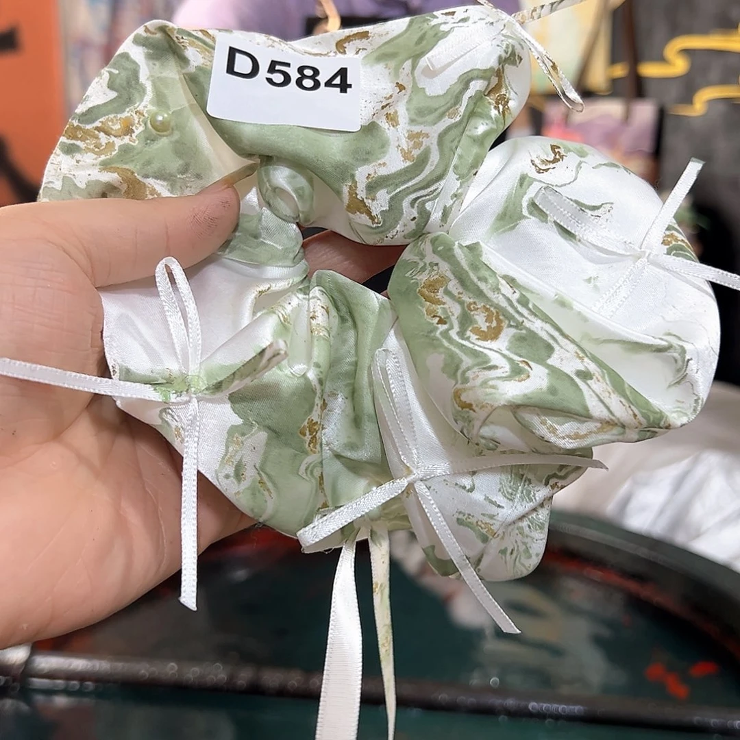我****憨584水母发圈手作