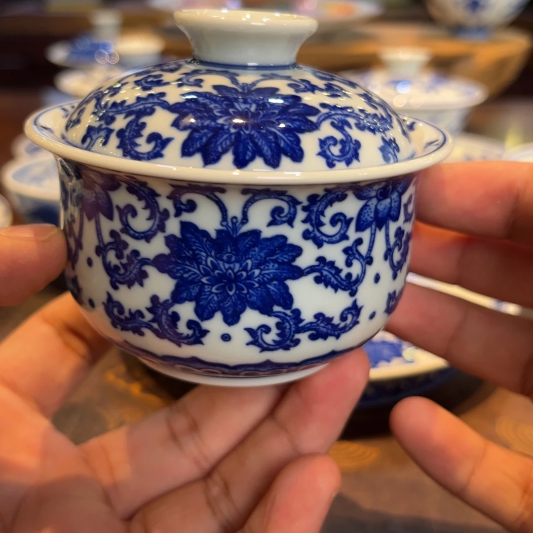 青花缠枝莲主人杯