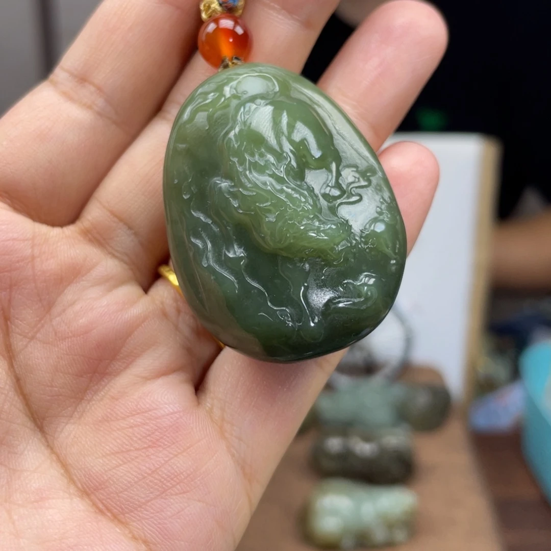 和田玉未镶嵌颈饰