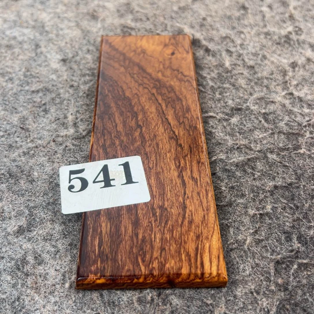 木J****Z木料一物一拍木料