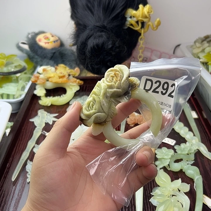 海***心蛇纹石玉合金发饰