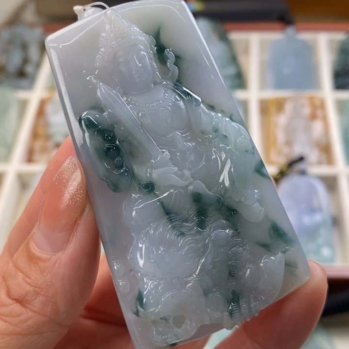 翡翠颈饰未镶嵌滨***大