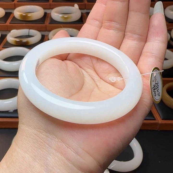 和田玉（白玉）未镶嵌手镯