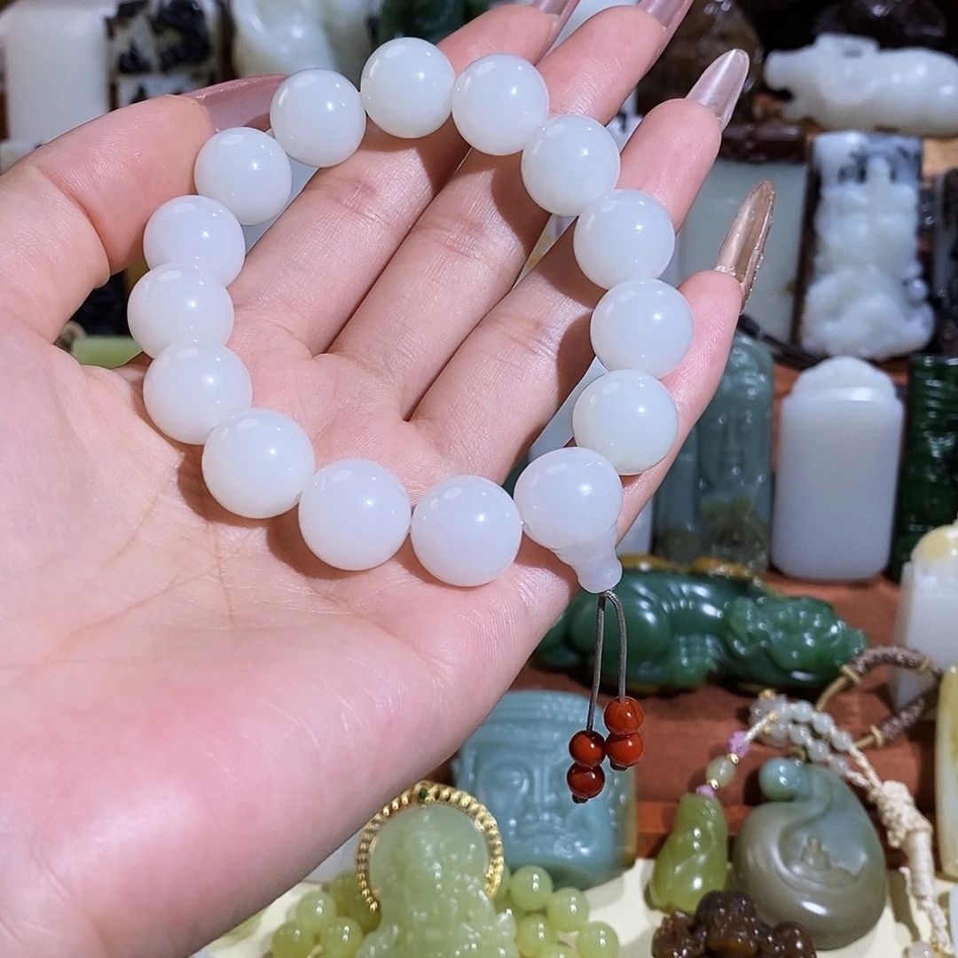 和田玉未镶嵌颈饰刘****配