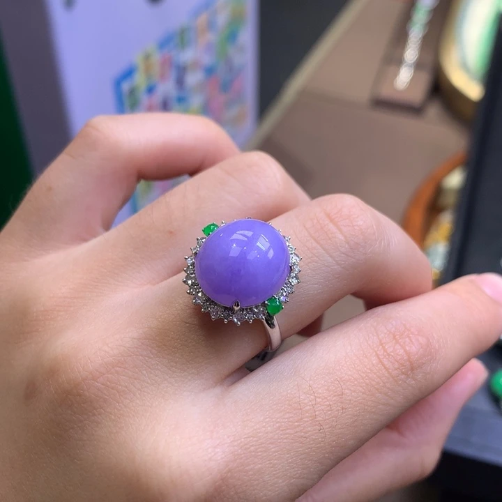 ****翡翠18K金镶嵌颈饰翡翠