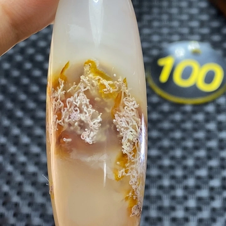 杨***阳玛瑙/玉髓颈饰合金