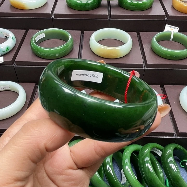 和田玉（碧玉）未镶嵌手镯