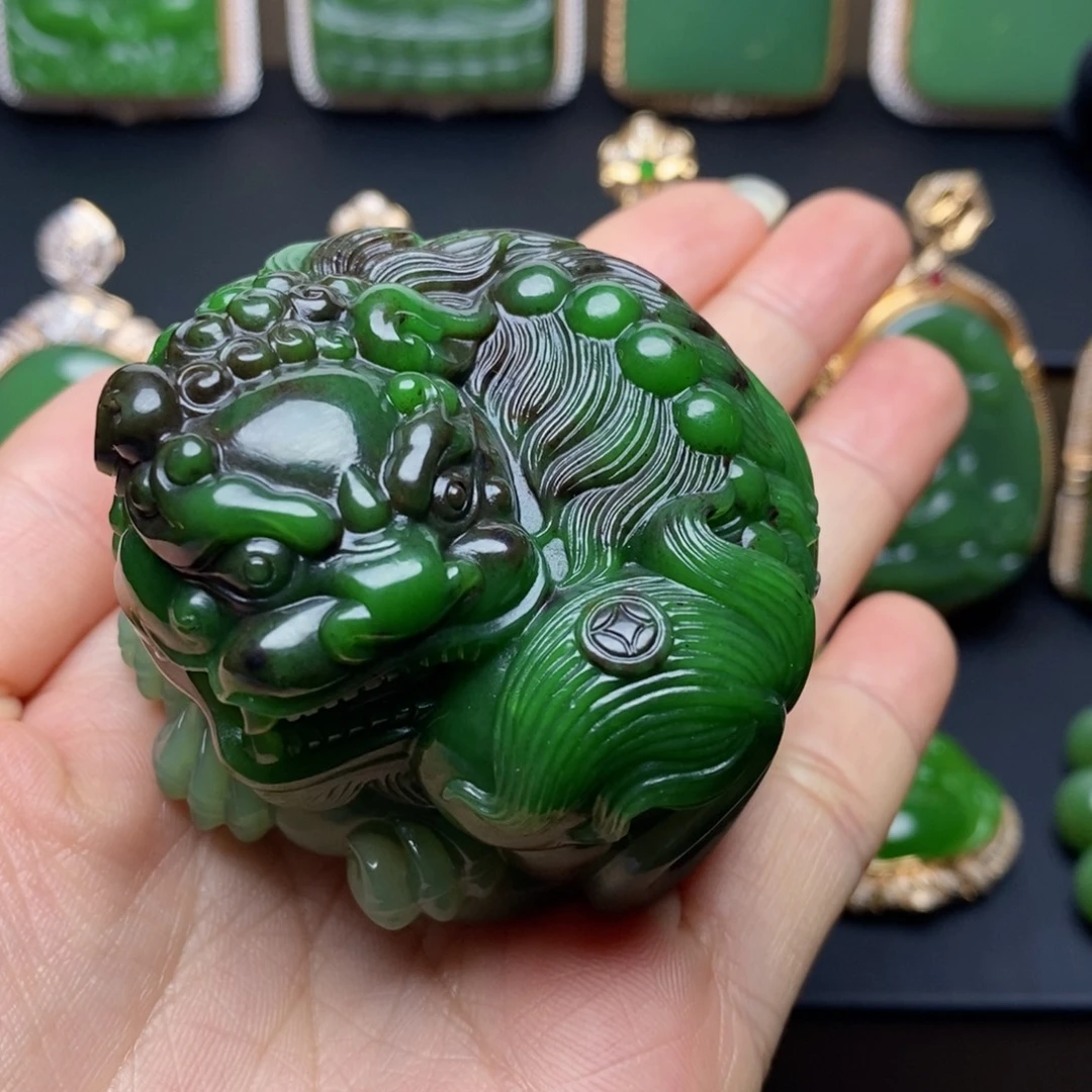 柠***果和田玉（碧玉）未镶嵌颈饰