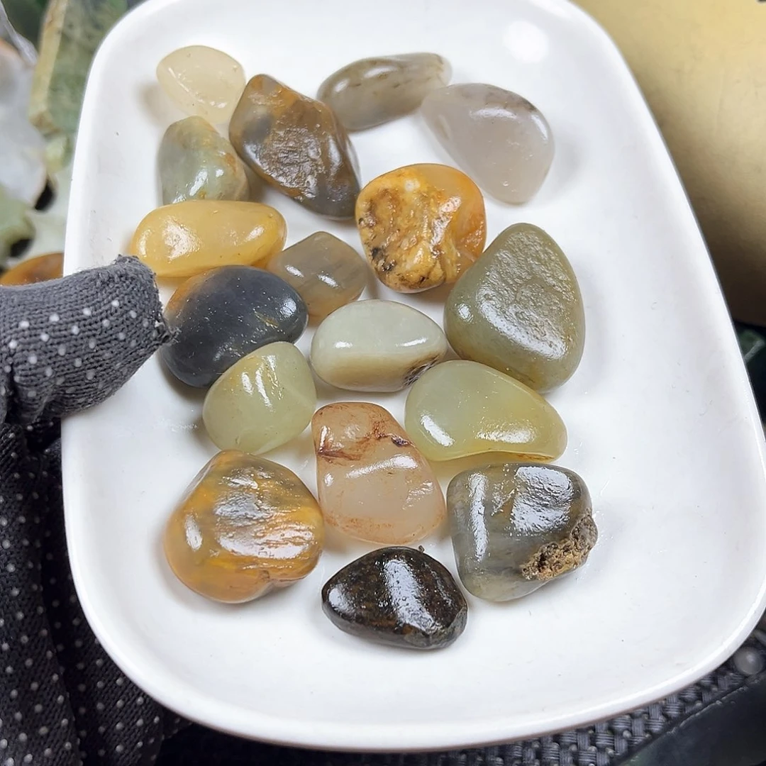 颈饰未镶嵌和田玉小****.