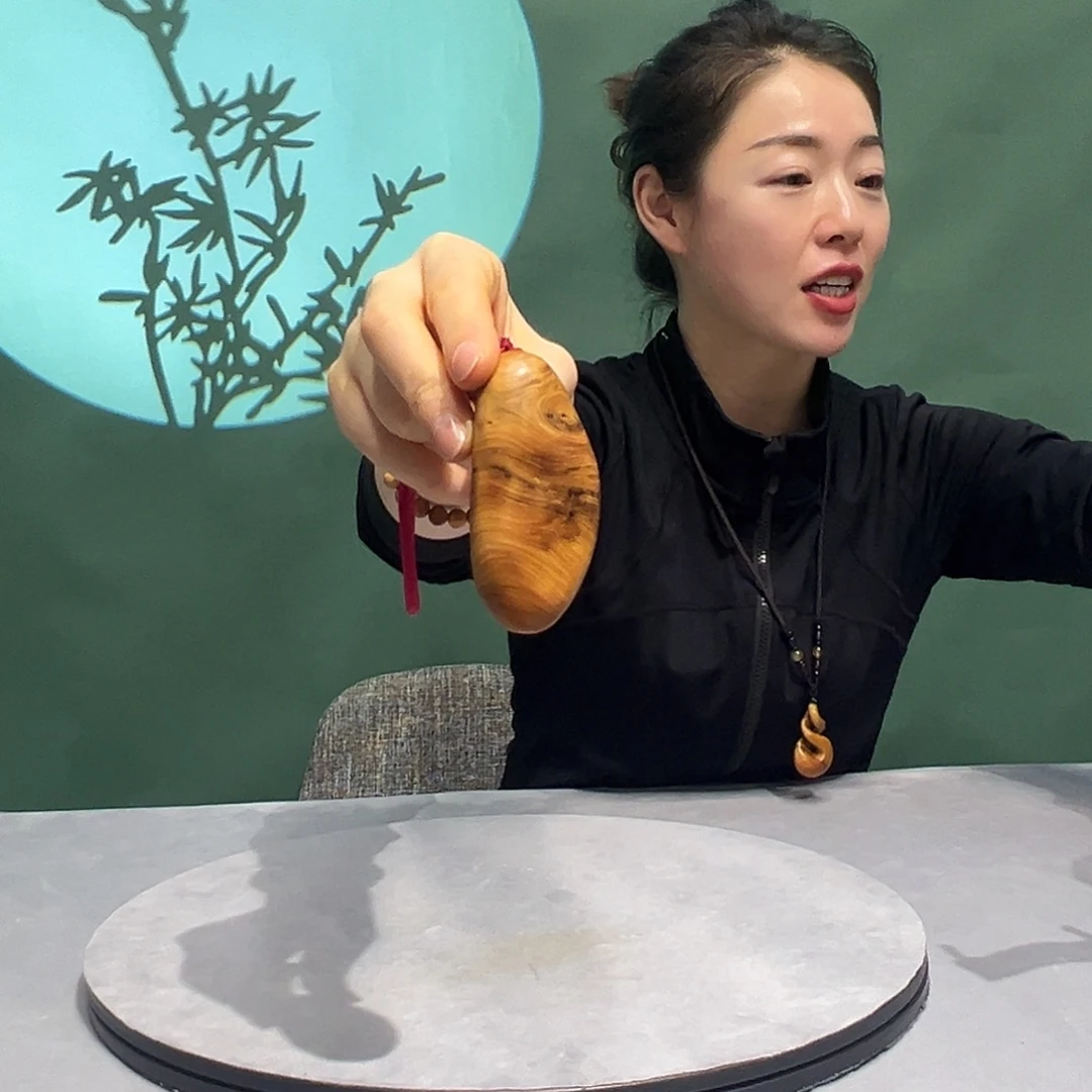 J***盟柏木（崖柏）手把件