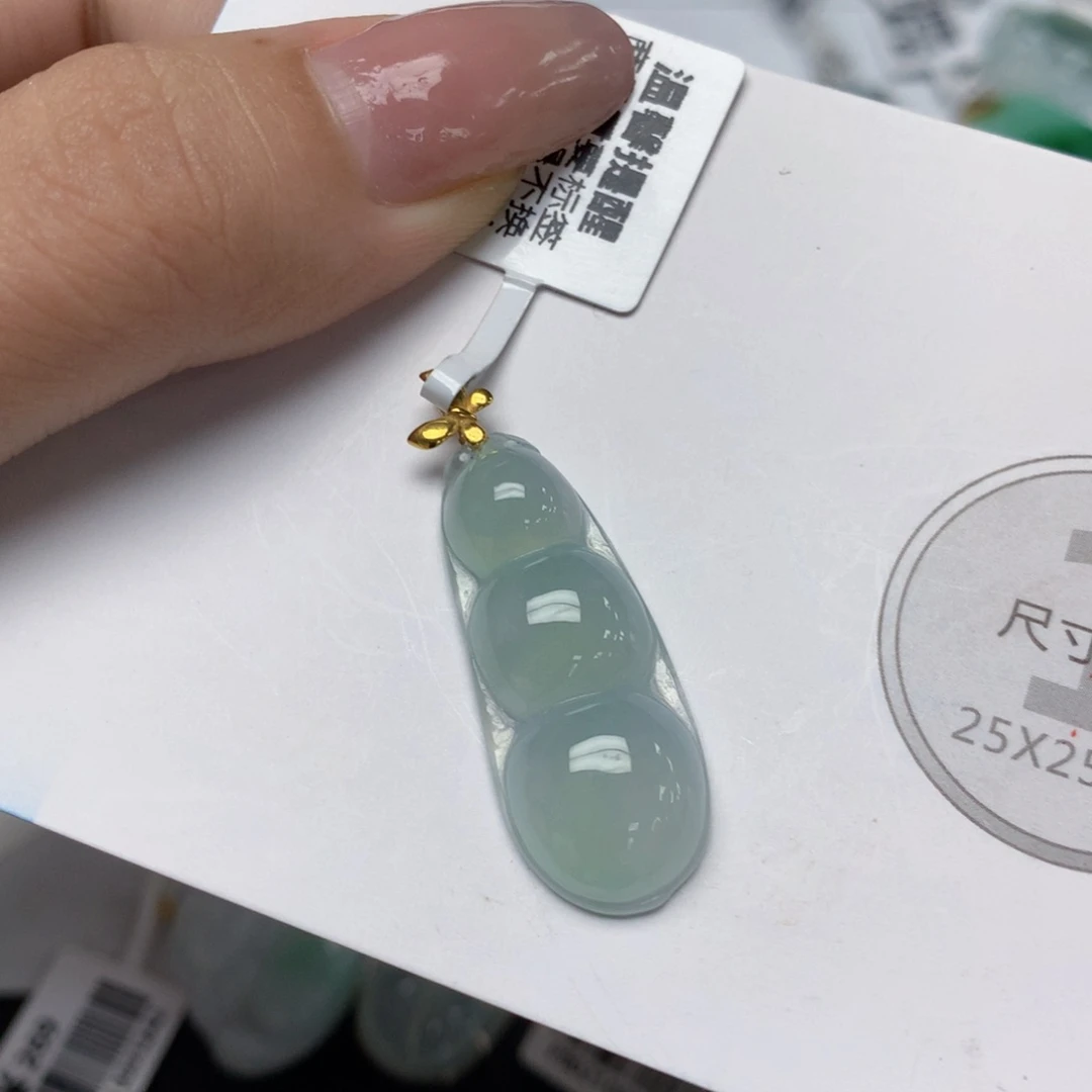 颈饰18K金镶嵌翡翠