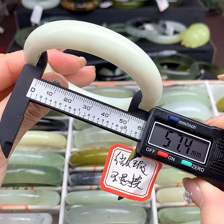 蛇纹石玉手镯未镶嵌932