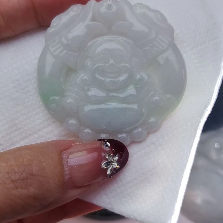 翡翠颈饰未镶嵌天然的A货翡翠多样性发货