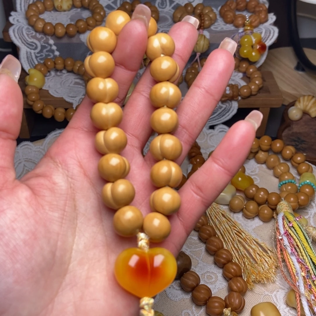 木质类屁桃手持高定14