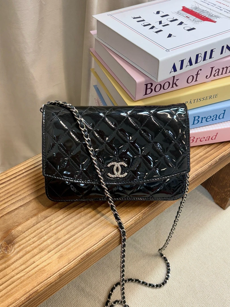 95新 Chanel/香奈儿 chanel 黑银漆皮发财woc斜挎包