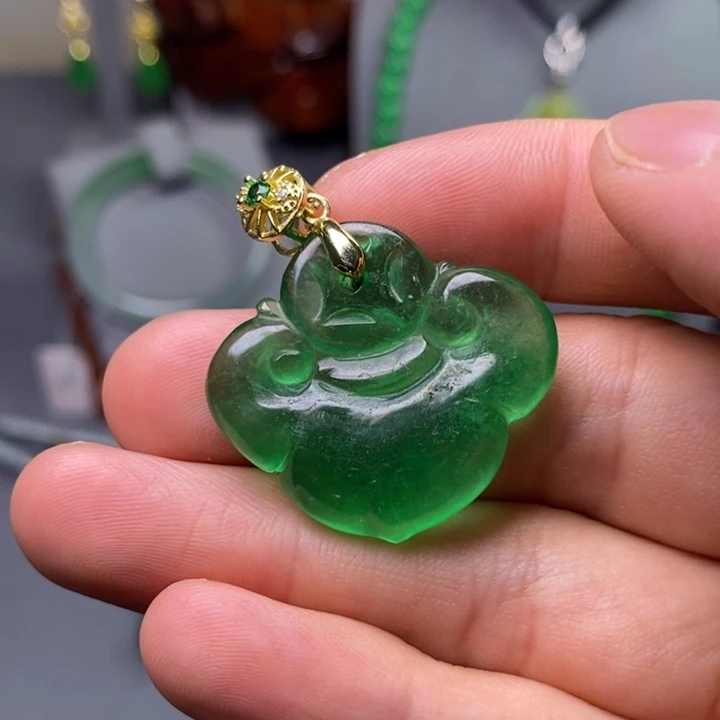 翡翠未镶嵌吊坠(赠链)
