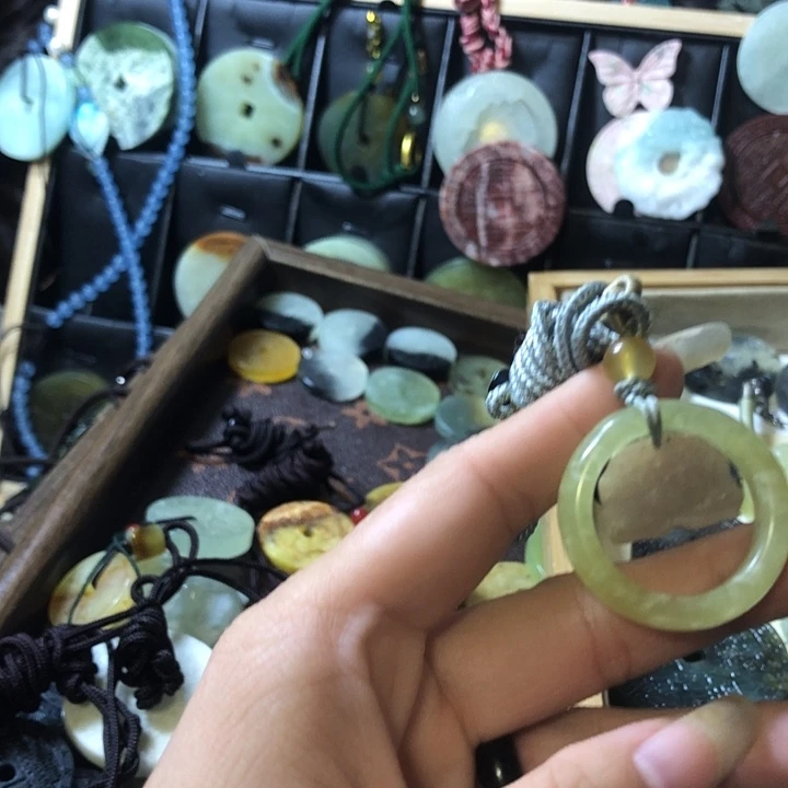 岫玉未镶嵌岫玉挂件