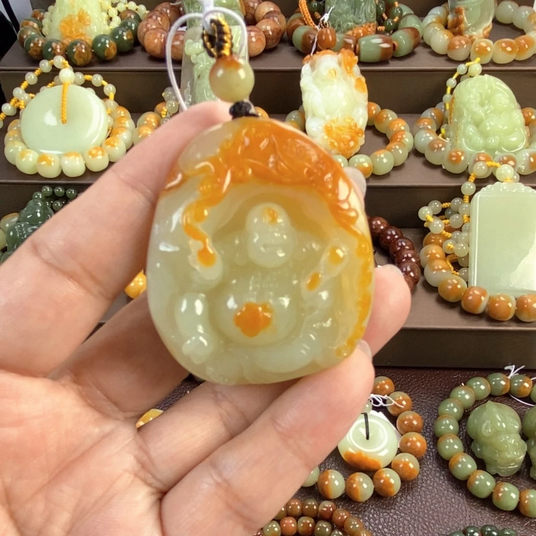 龙***_颈饰未镶嵌透闪石质玉