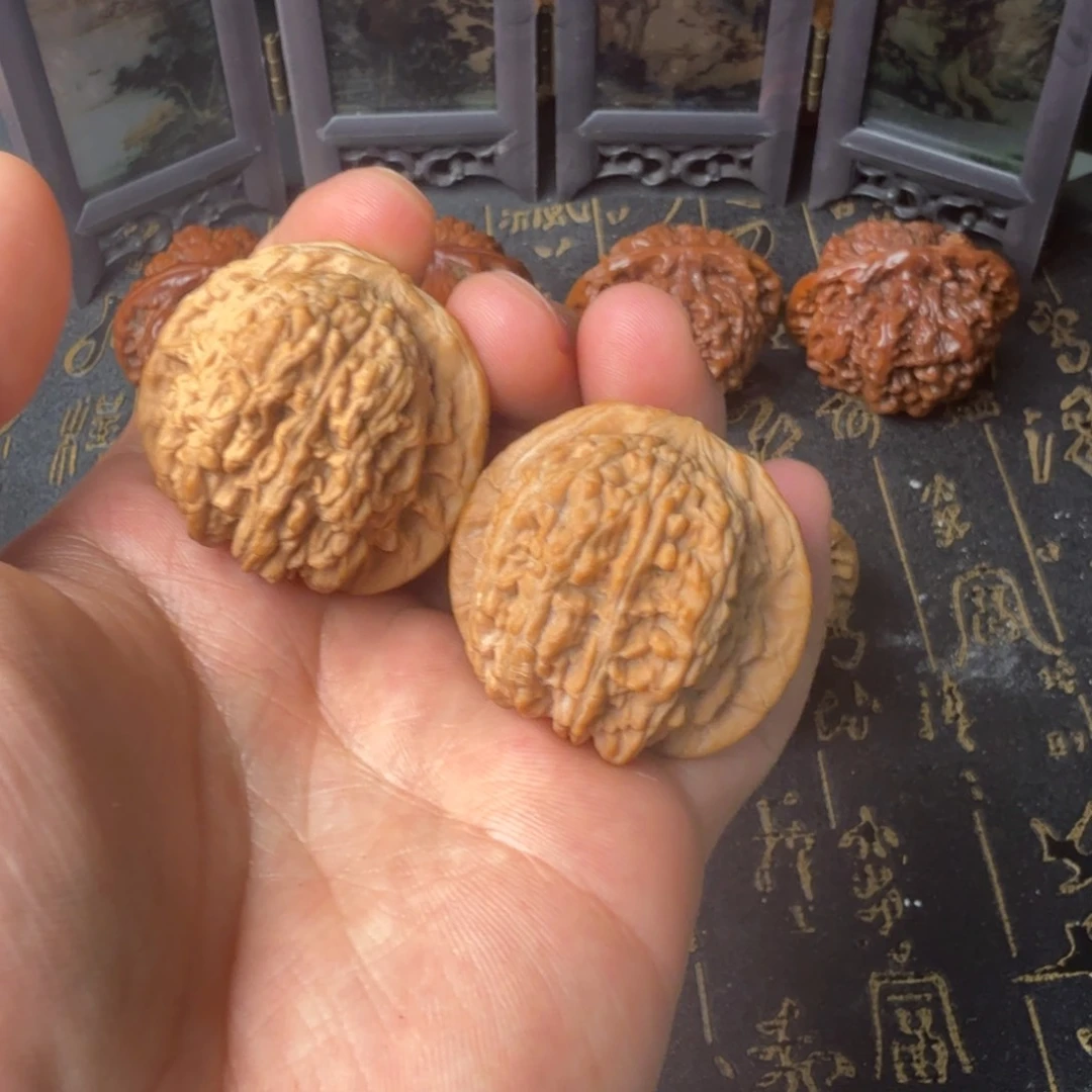 凌***ミ文玩核桃吊坠血麒麟37