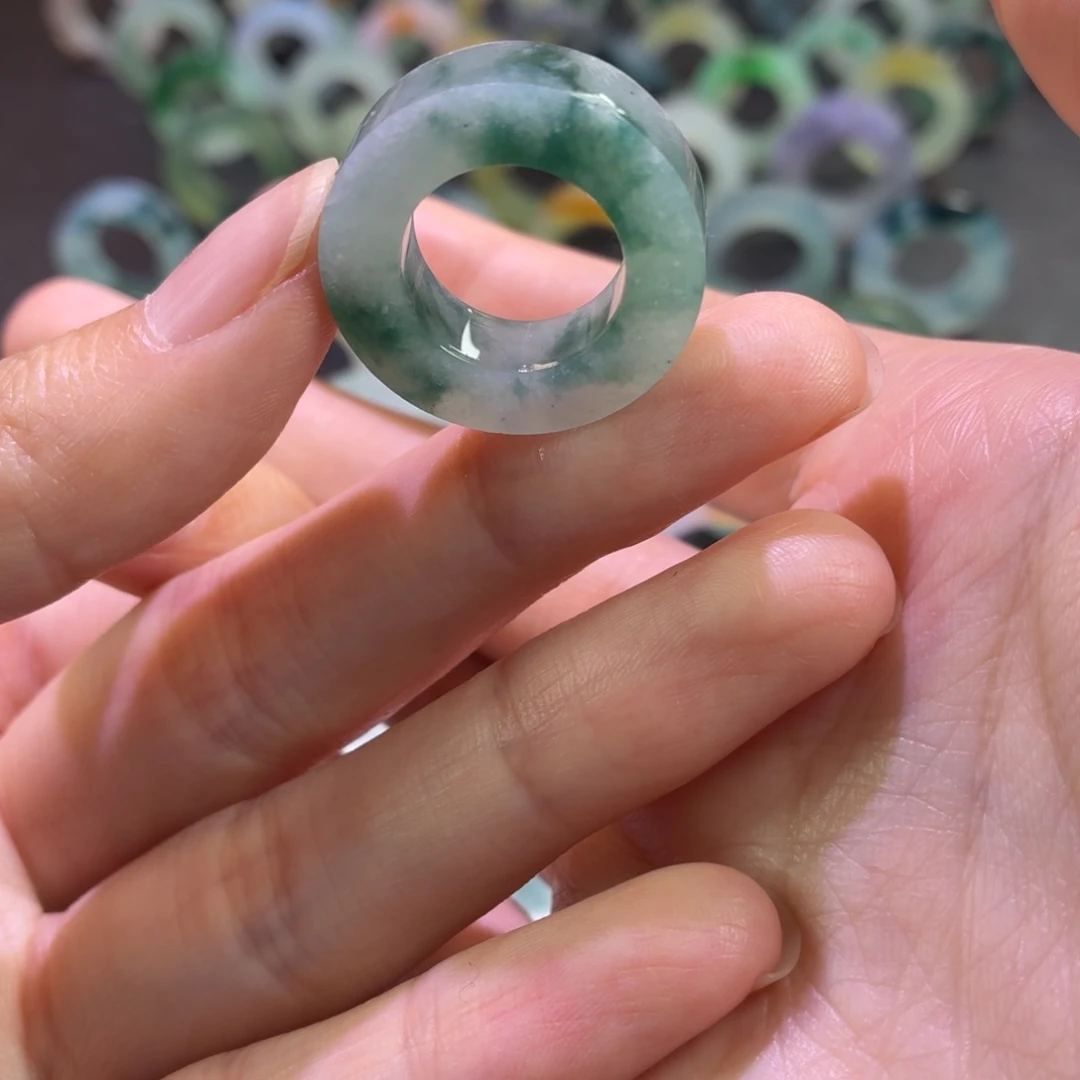 定制翡翠未镶嵌戒指