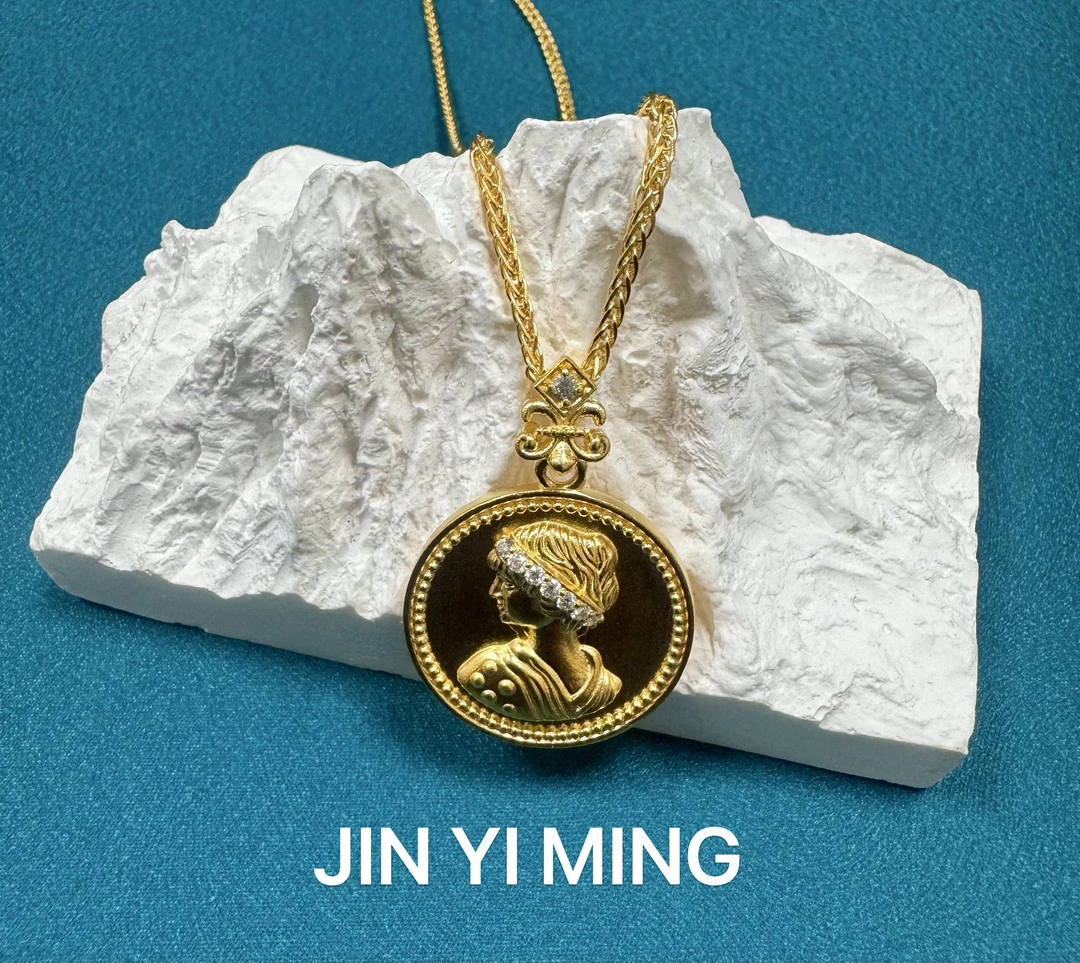 坠链均足银莫桑石 JIN YI MING 足银999自由女王轻奢坠链