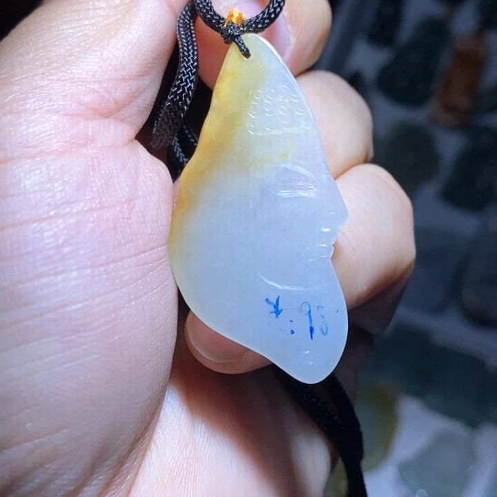 翡翠颈饰未镶嵌好