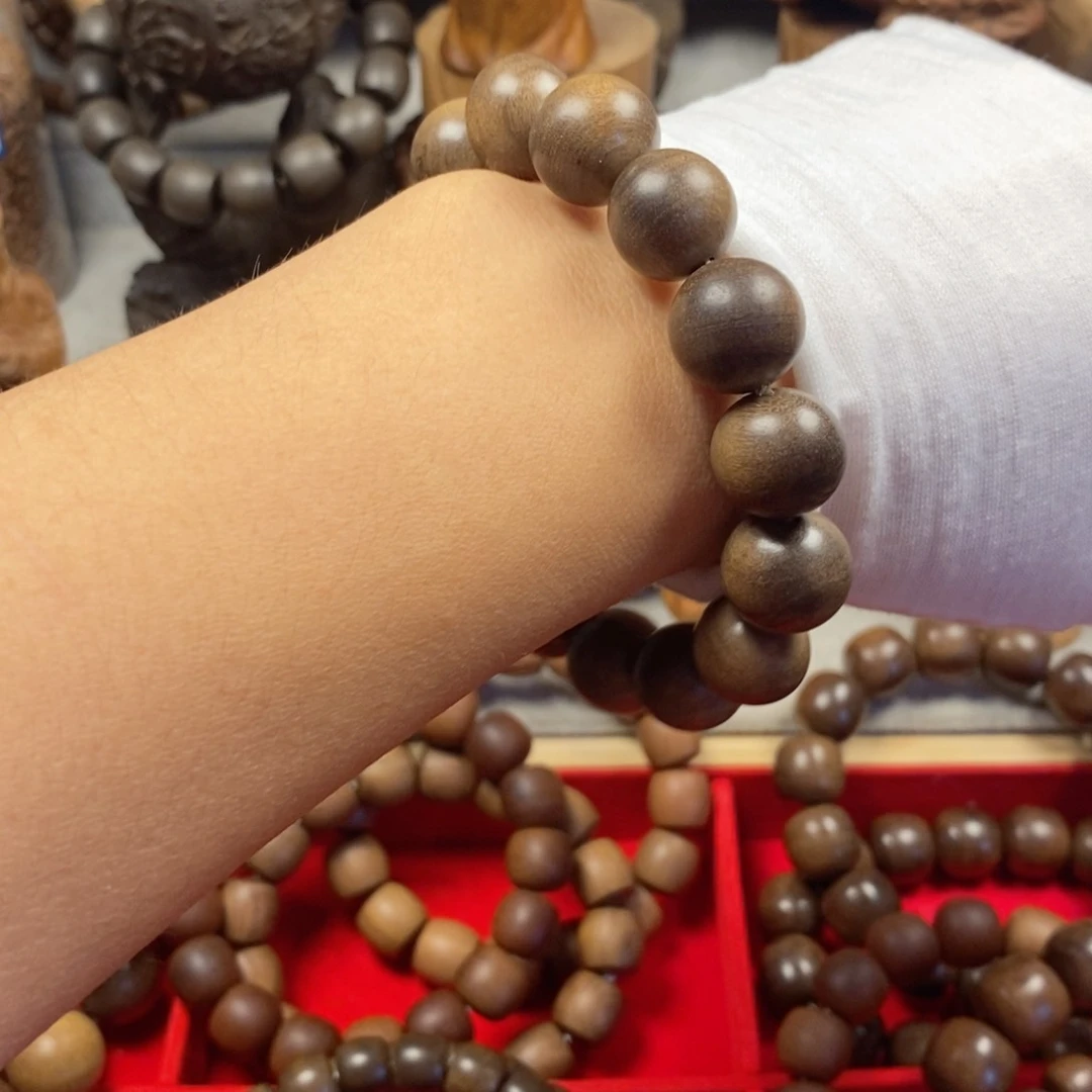 檀香木手串/手链ｄ****ｉ老山檀香黑肉1.5瑕疵，秒沉水