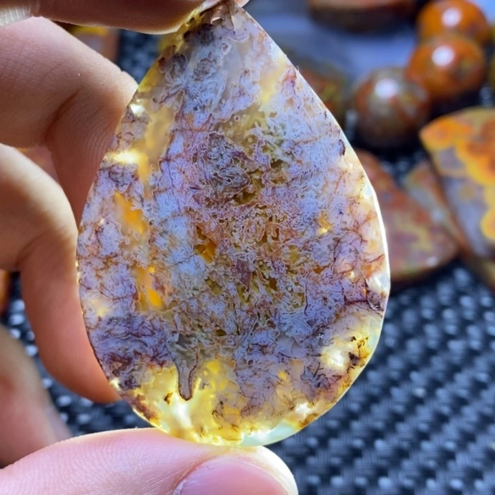 玛瑙/玉髓颈饰未镶嵌