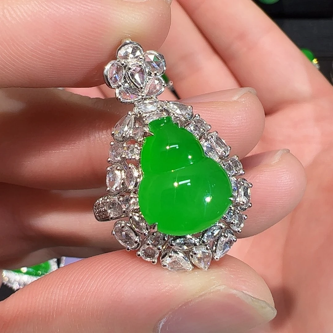 翡翠18K金镶嵌颈饰葫芦两用款