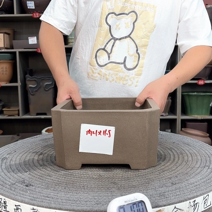 紫砂花盆紫砂的味道很浓很