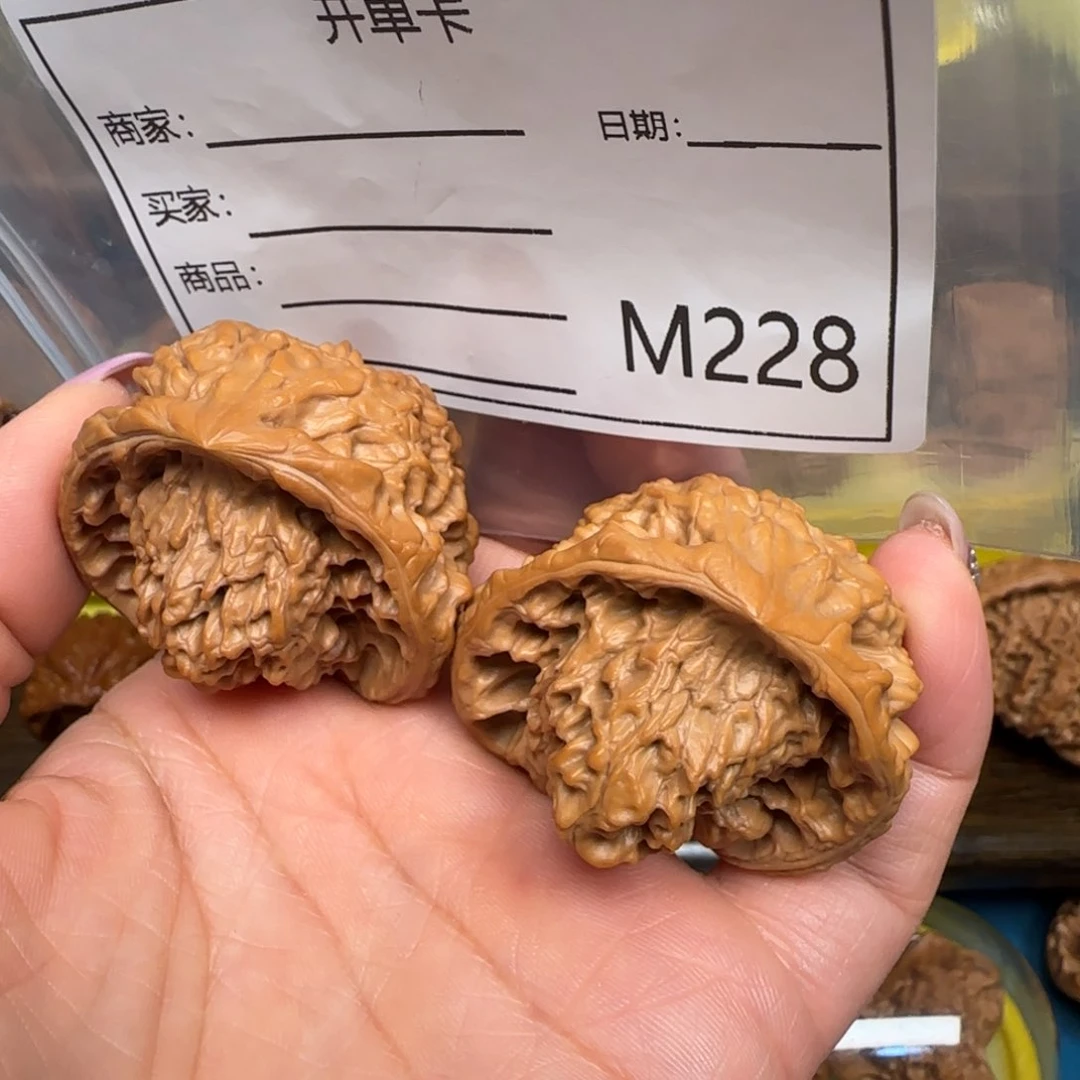 猴头核桃吊坠鹏蛇抱子