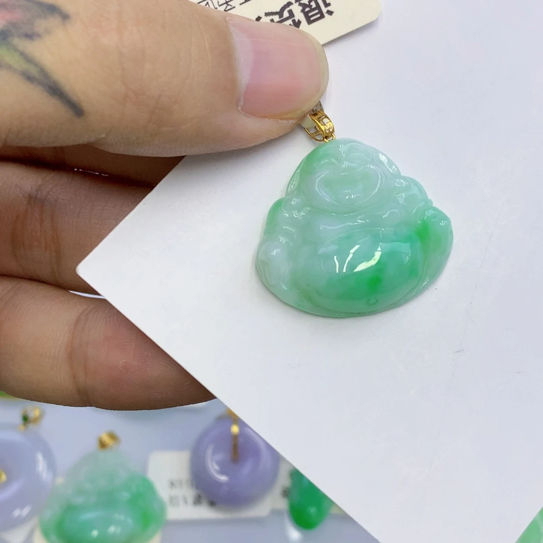 翡翠18K金镶嵌颈饰翡翠