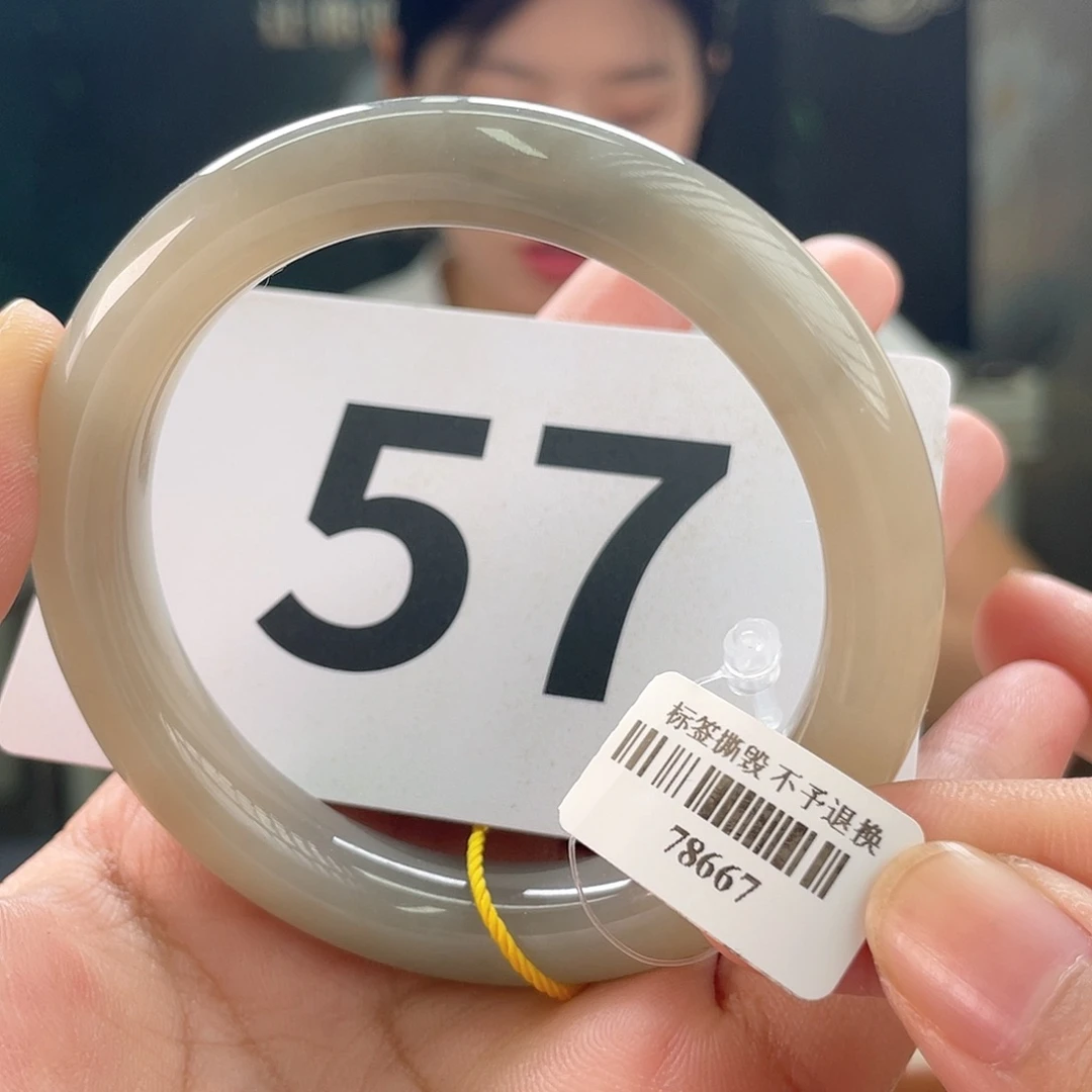 和田玉手镯未镶嵌微瑕