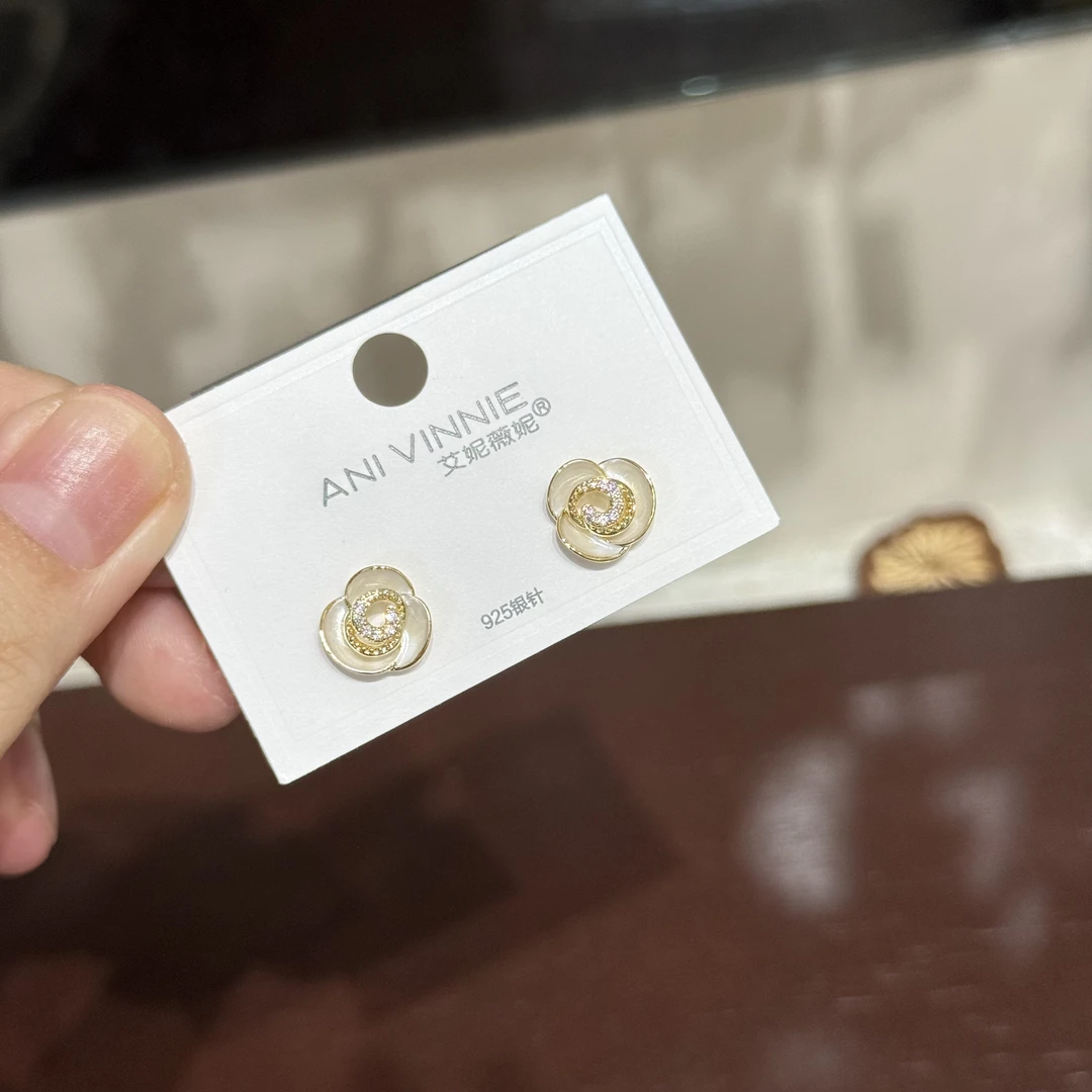 铜合金仿珍珠耳饰 1116 超高版艾妮家精致系法式山茶花耳钉