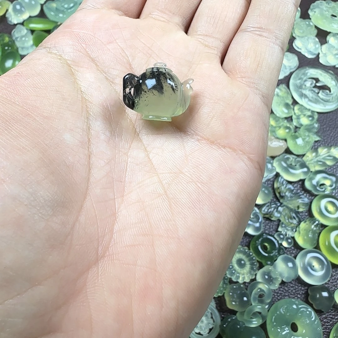 蛇纹石玉未镶嵌岫玉吊坠