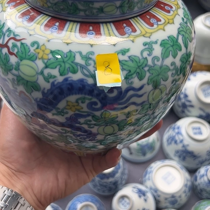 边*景德镇陶瓷鑫龙景