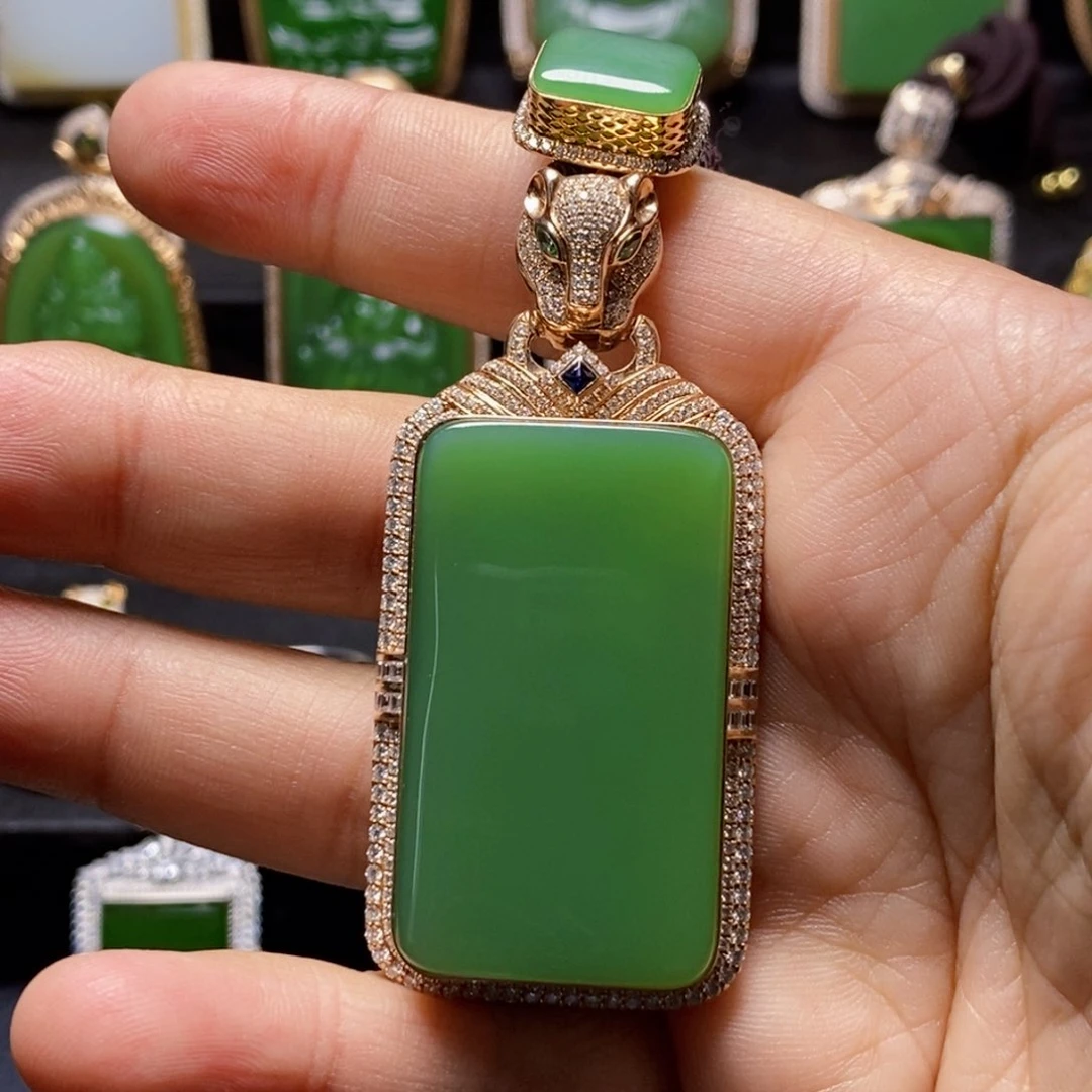 和田玉吊坠(不含链)18K金镶嵌无*