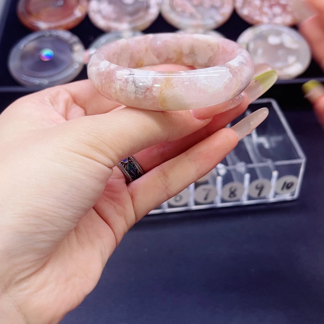 玛瑙/玉髓手镯未镶嵌56