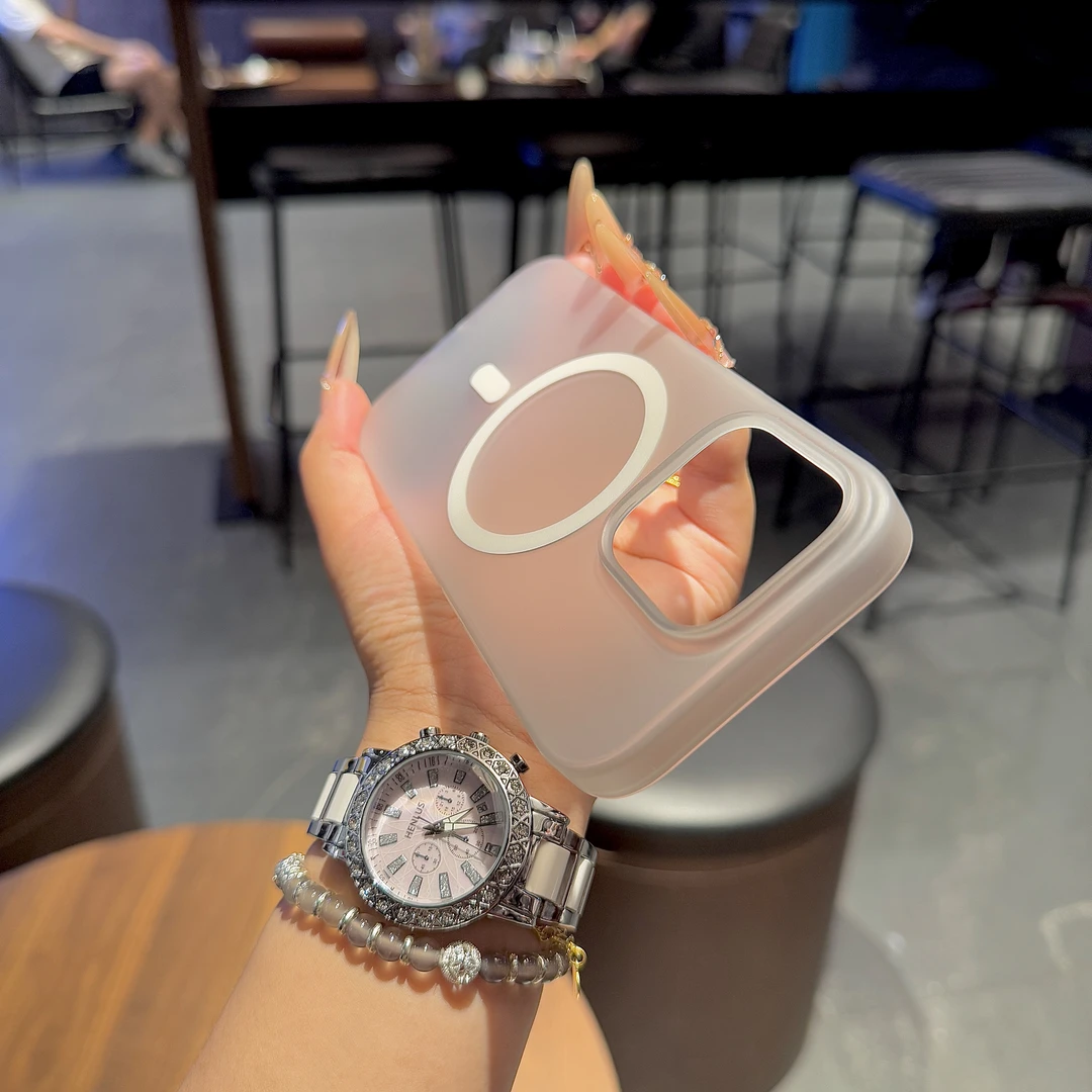 高级渐变简约磁吸适用苹果16promax手机壳iPhone15磨砂14防指纹13