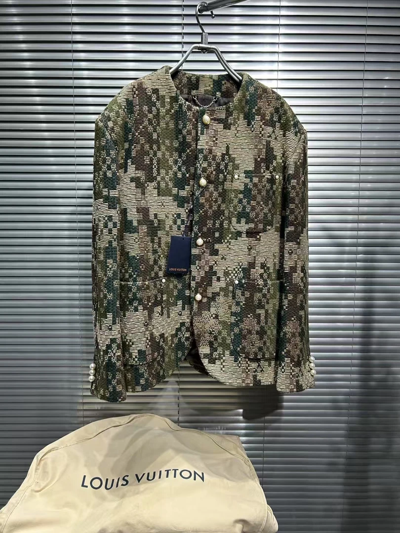 未使用 LouisVuitton/路易威登 菲董迷彩小香风珍珠夹克/48码