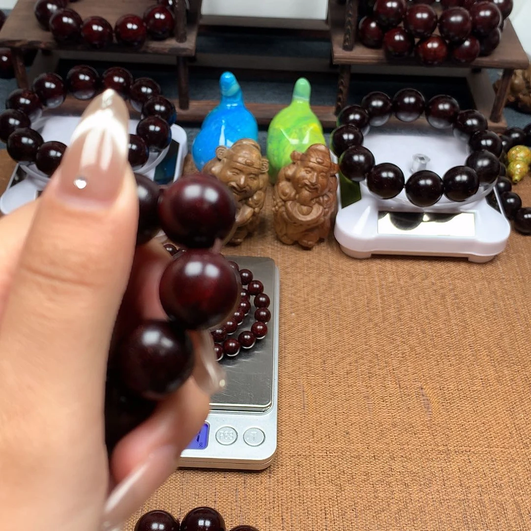 檀香紫檀（小叶紫檀）白*纯1.5爆星2颗