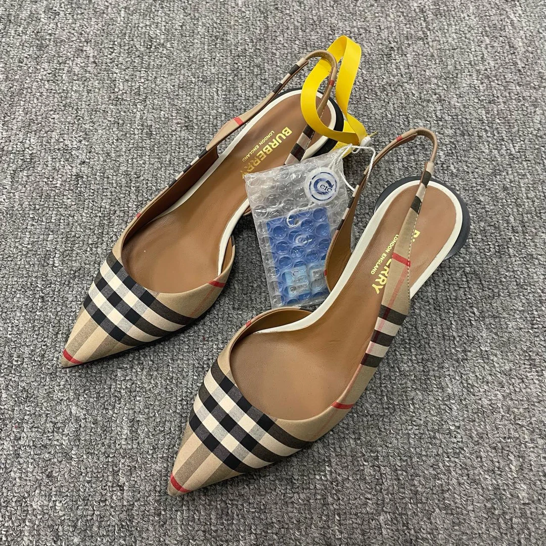 99新 BURBERRY/博柏利 D'orsay 格纹露跟异形跟高跟鞋  35码/5837